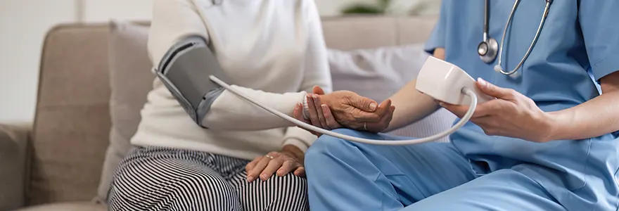 assurance pour les soins medicaux des seniors est la plus adaptee